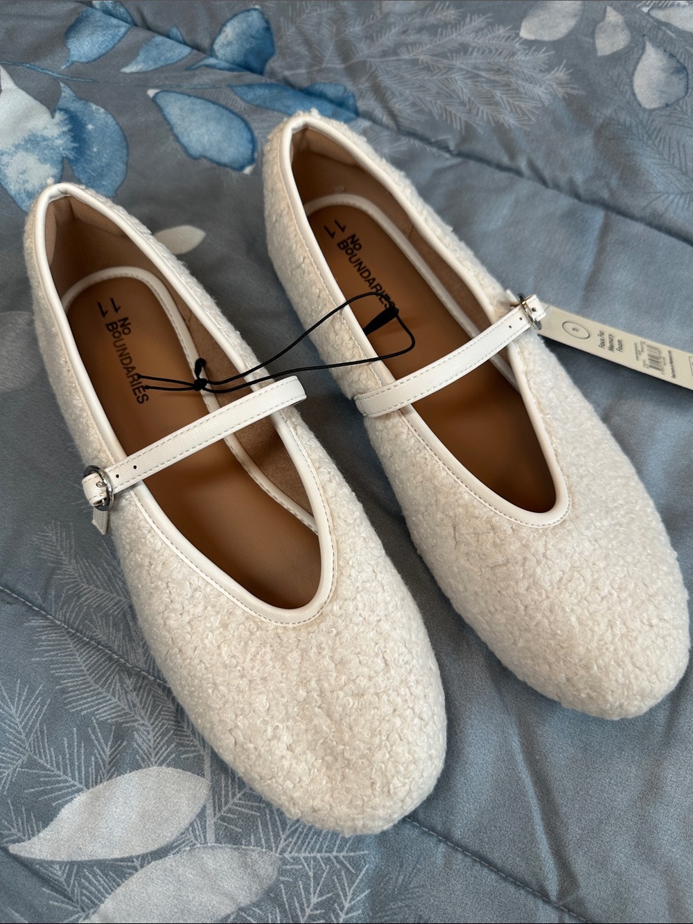 NWTS No Boundaries Cream Bouclé Mary Jane Flats w/Strap Sz 11 Womens Faux Sherpa